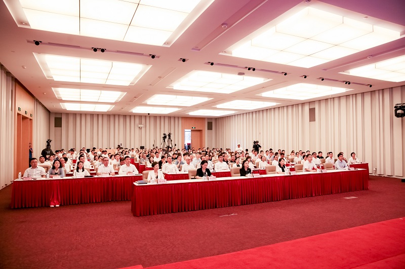 集团工会系统召开表彰会 公司两名工会积极分子获表彰