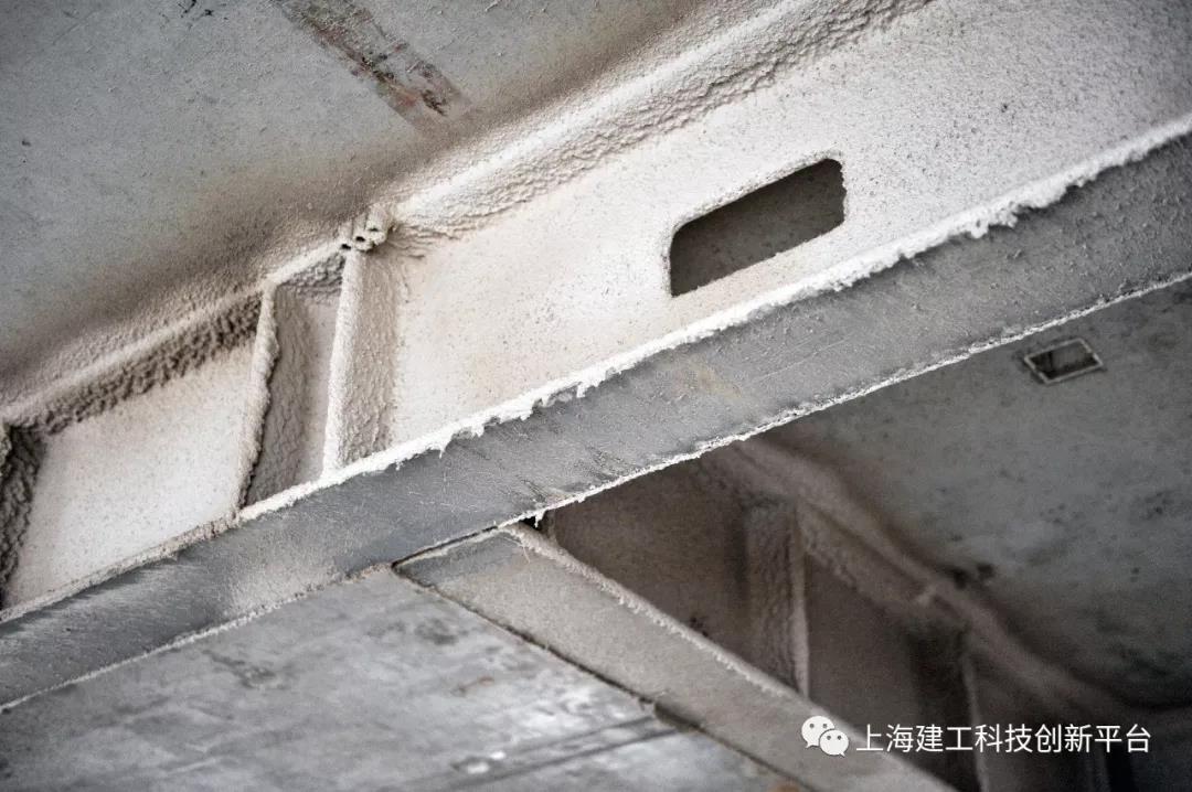 预制埋件预先开孔.jpg